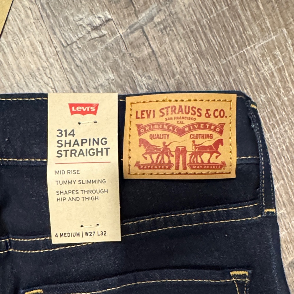 Levi's Dark Indigo 314 Shaping Straight Jeans - Picture 4 of 5
